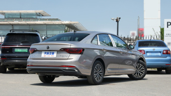 VW Sagitar Flyover 200TSI MT
